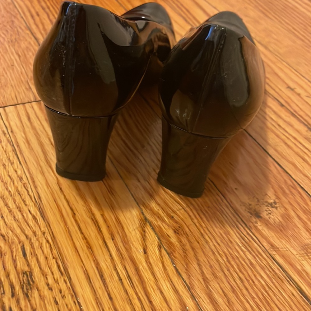 Classic Beautiful Stuart Weitzman Black Pump Heels - image 5